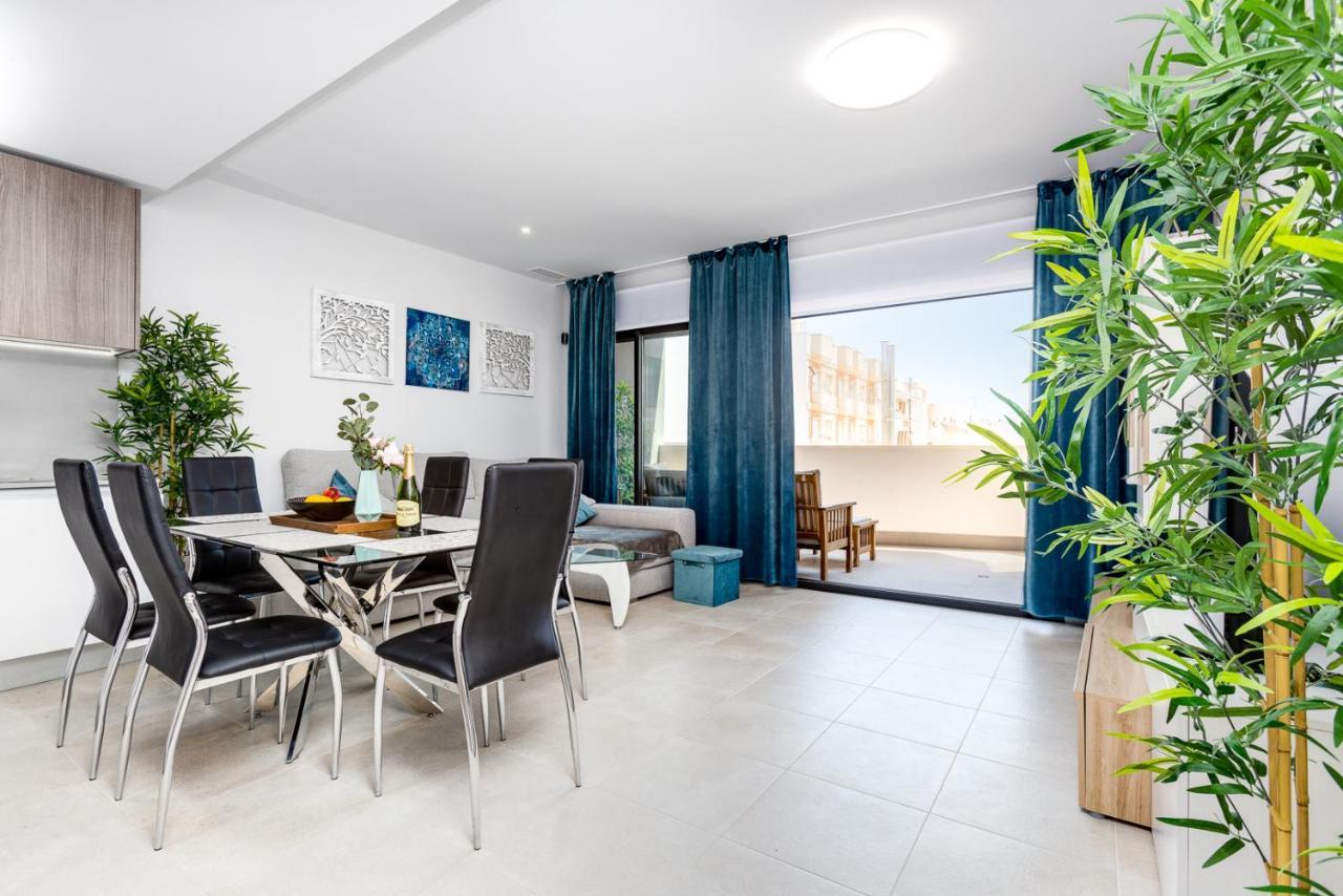 Moderno Apartamento Scandic, Playa Del Cura ตอร์เรเวียคา ภายนอก รูปภาพ