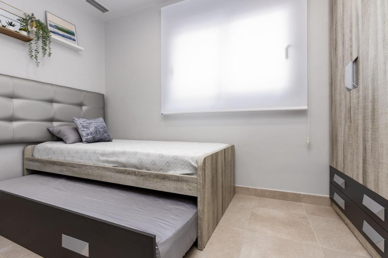Moderno Apartamento Scandic, Playa Del Cura ตอร์เรเวียคา ภายนอก รูปภาพ